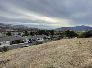 462 Elm St, Phoenix, OR 97535