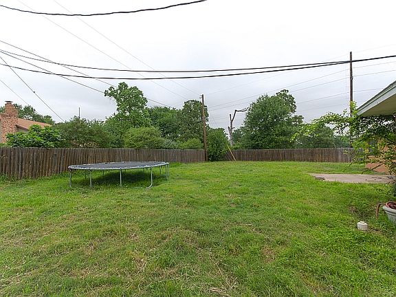 3rd image of 2607 Wilderness Dr N
