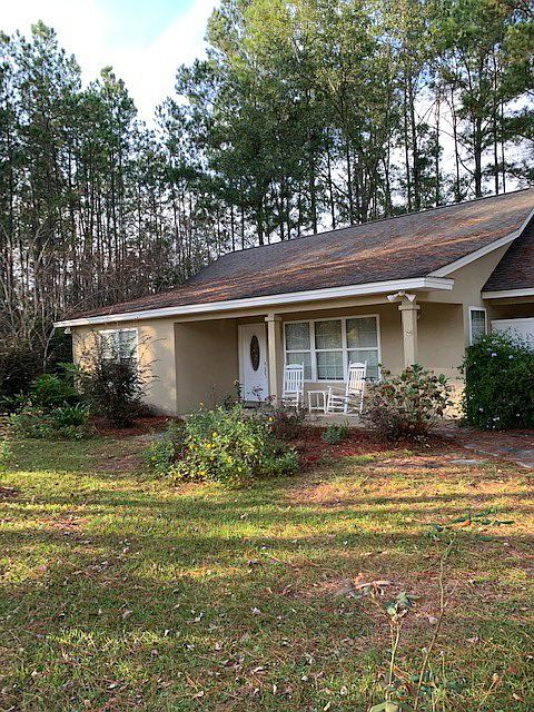 1st image of 76 Woodlawn Dr