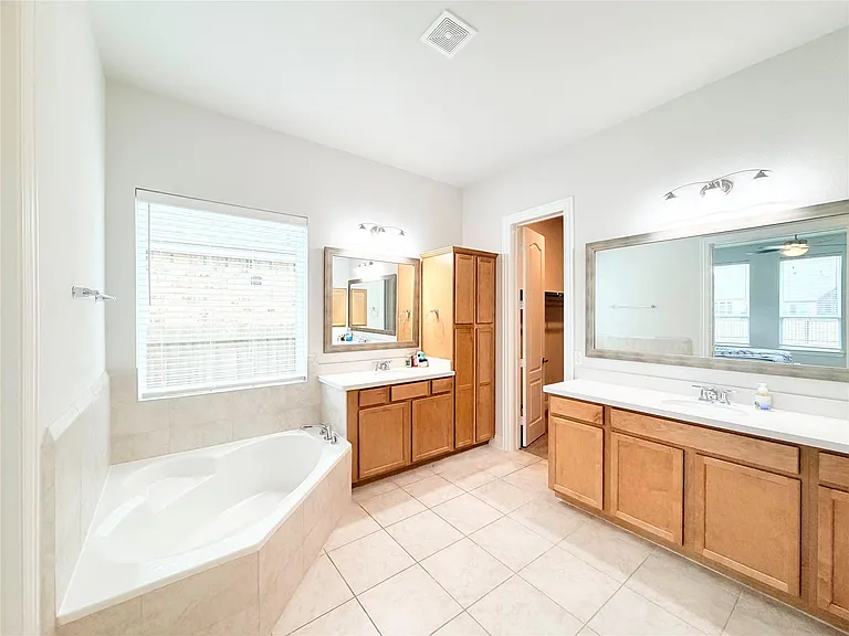 6610 Lake Oasis Dr — Photo 21