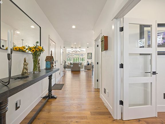 4th image of 1923 Sterling Park Pl