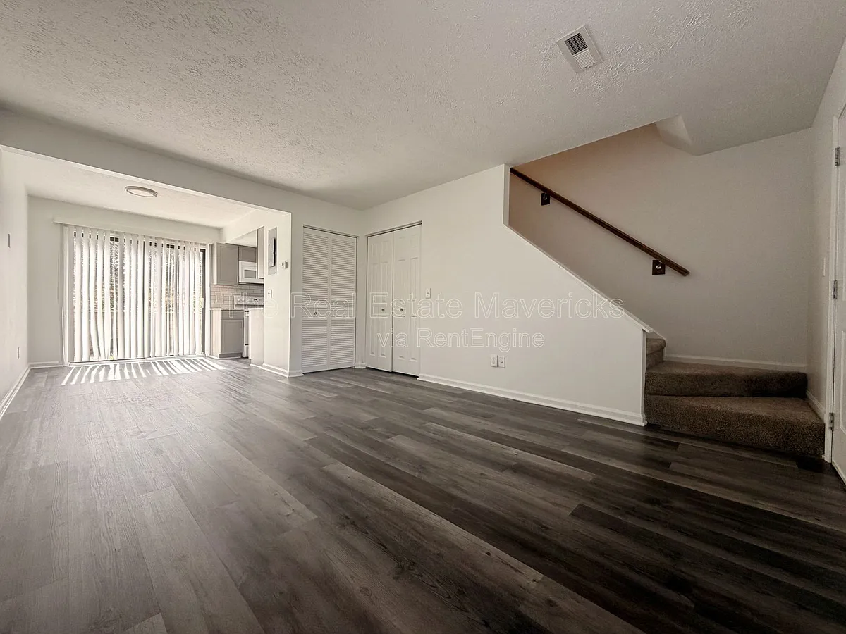 Building Photo - 308 Gillespie Rd #B