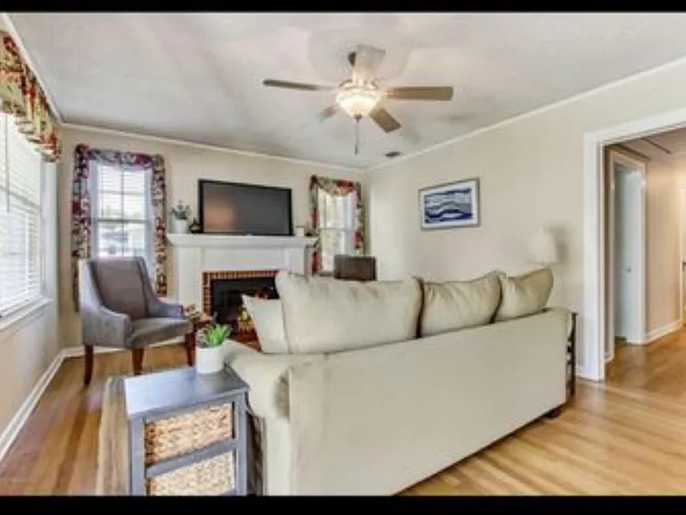 2164 Huntsford Rd — Photo 5