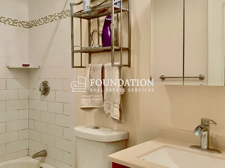 11 Sparhawk St #4 — Photo 4