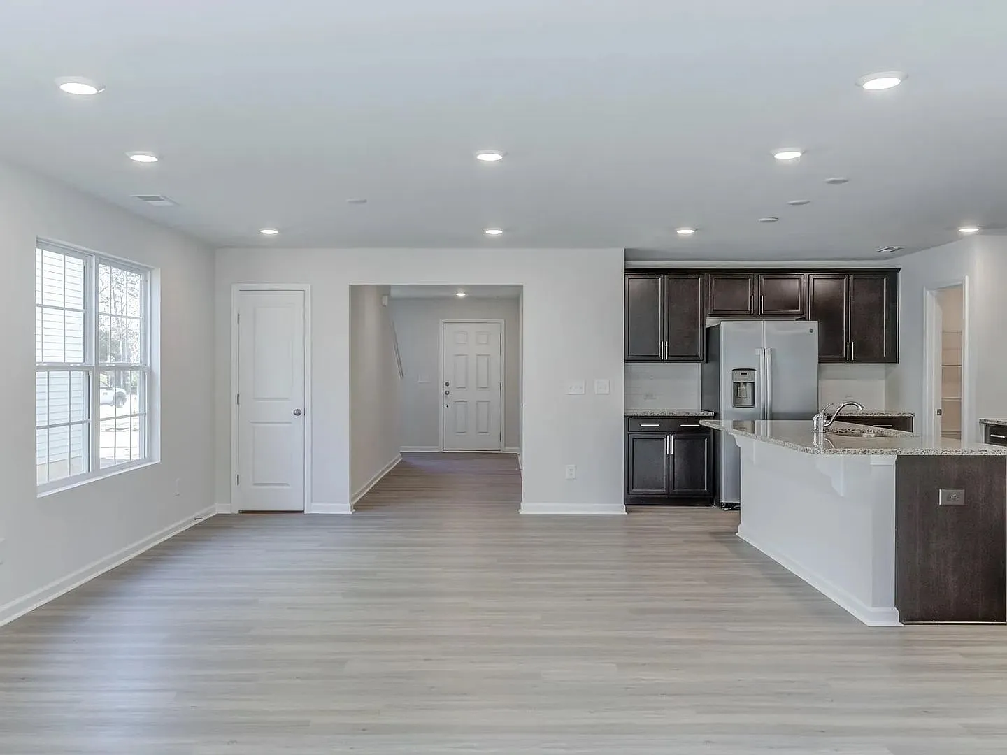 Room in 5 Bedroom Home in Angier — Photo 3