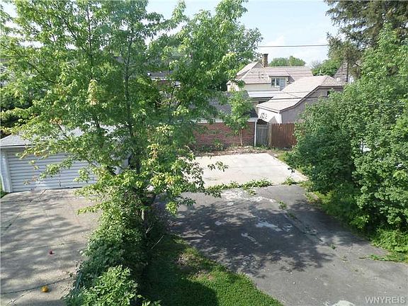 3rd image of 74 Stillwell Ave