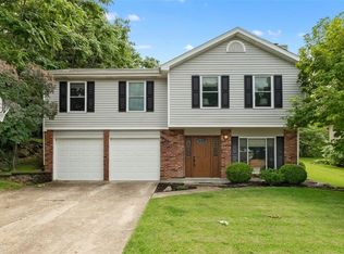 1203 Summit Meadows Dr, Fenton, MO 63026