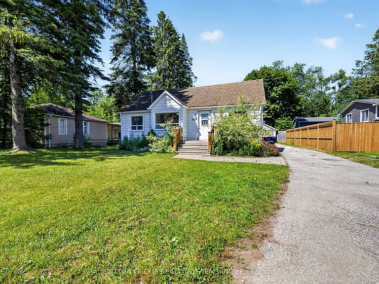 2082 Lilac Dr — Photo 1