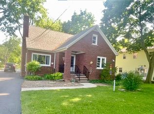 706 Ridge Rd, Lewiston, NY 14092