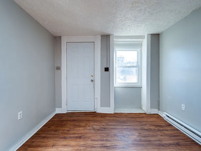 250 Rose St — Photo 11