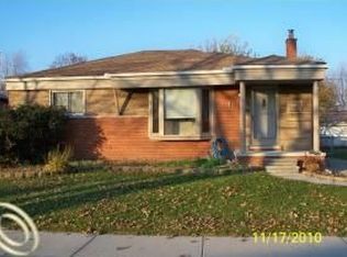 19605 Alger St, Saint Clair Shores, MI 48080