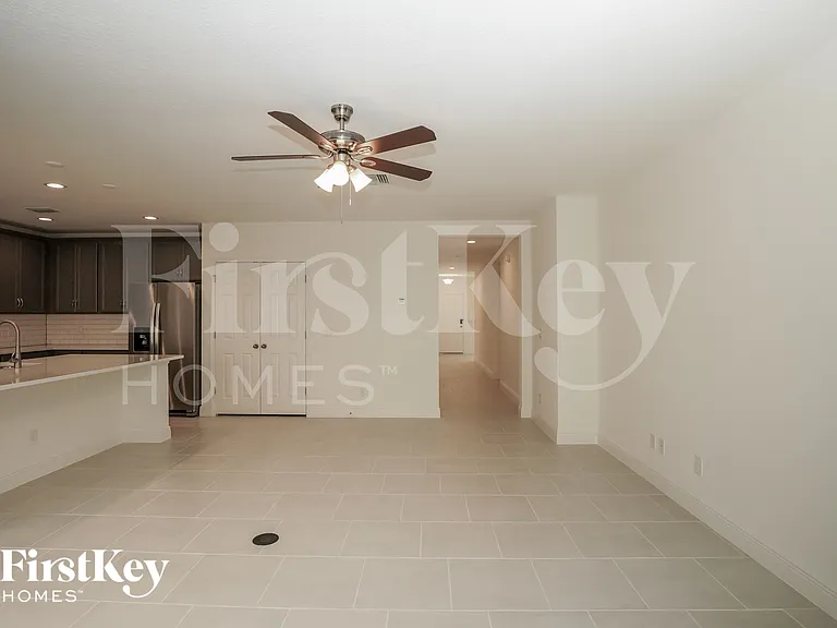 681 Blackstone St — Photo 2