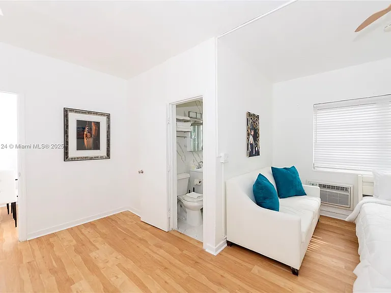 545 Michigan Ave #2 — Photo 5