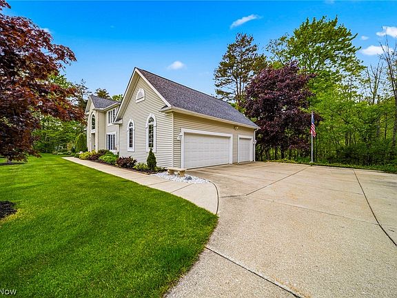 4th image of 10830 Lakebrook Dr