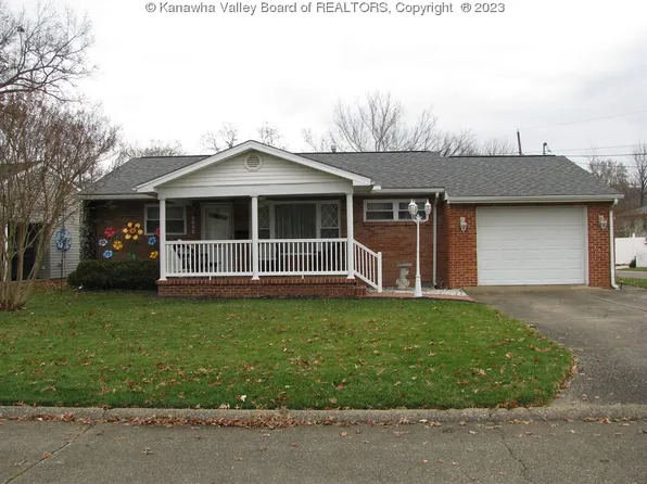 2052 Lincoln Ave, Saint Albans, WV 25177