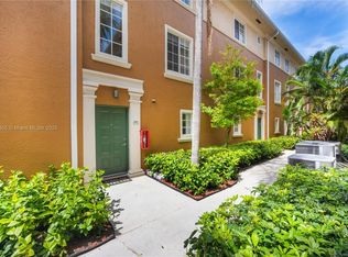 2845 NE 185th St APT 907, Aventura, FL