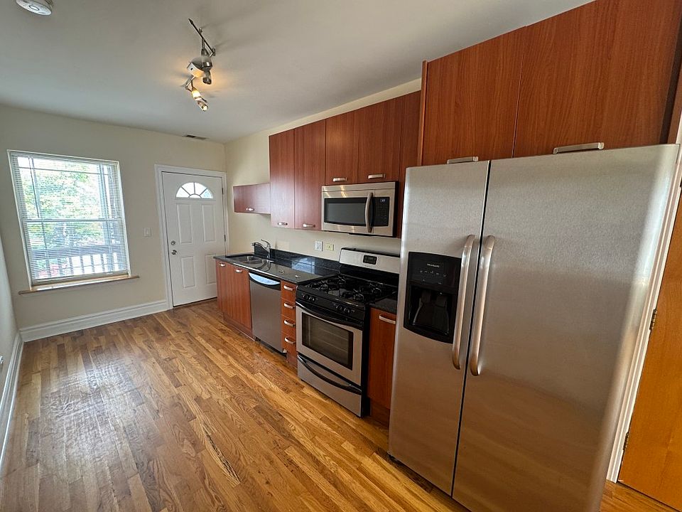 1st image of 3650 W Berteau Ave #3A
