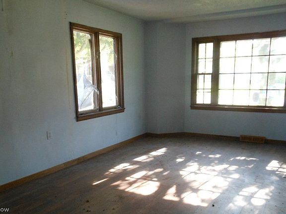 5th image of 4769 Damon Ave NW