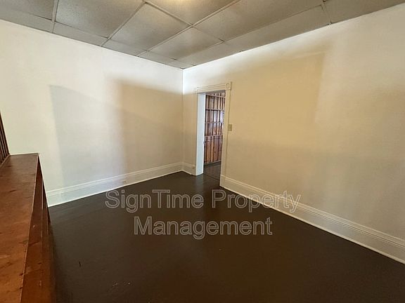 4th image of 38 E Franklin St APT 4