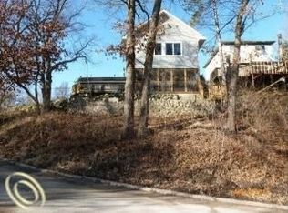 8990 Riverside Dr, Brighton, MI 48116