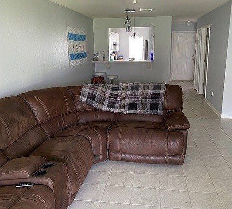 4th image of 1016 SW 47th Ter #1-6