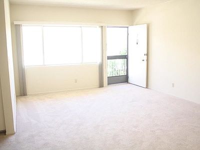 3rd image of 12023 Goshen Ave APT 7