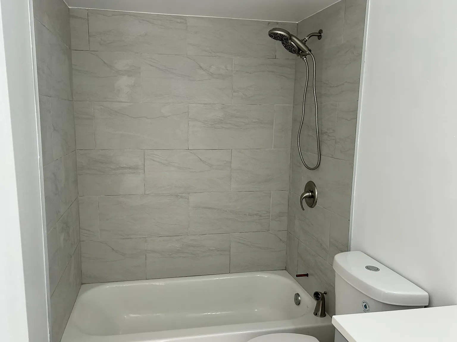 8560 Pineverde Ln — Photo 2