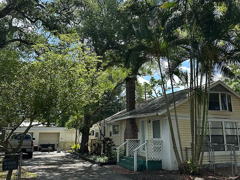 Shaded historic home on quiet dead end street.