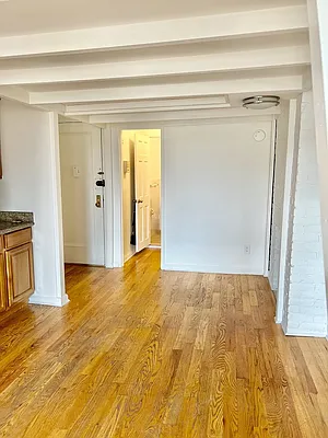 Rented by City Connections Realty | media 5