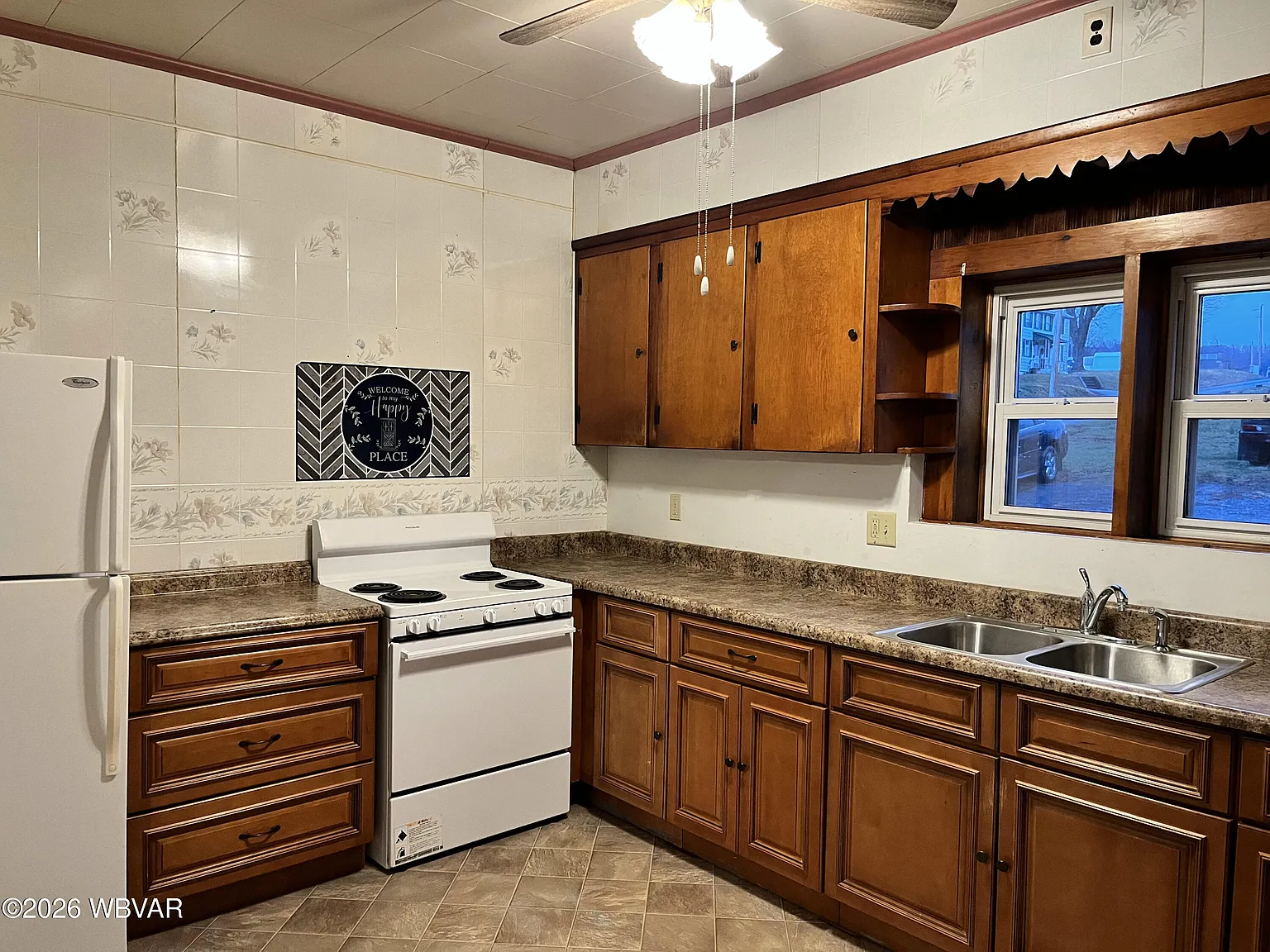 2 bed, 885 sqft, $950 — Photo 2