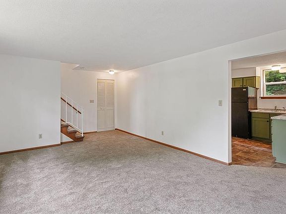 3rd image of 86 Logan Ave W #84