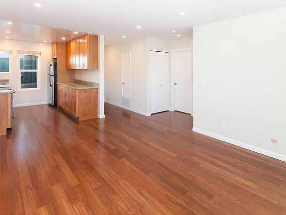 2nd image of 125 4th Ave