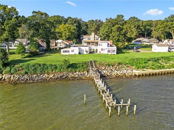 1017 Lee St, Colonial Beach, VA 22443
