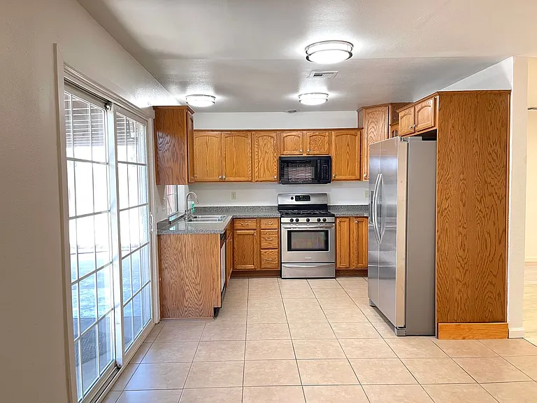 2698 San Anselmo Ave — Photo 11