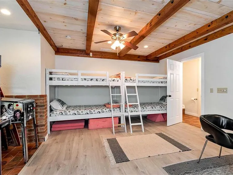 3978 Pine Shore Cir — Photo 34