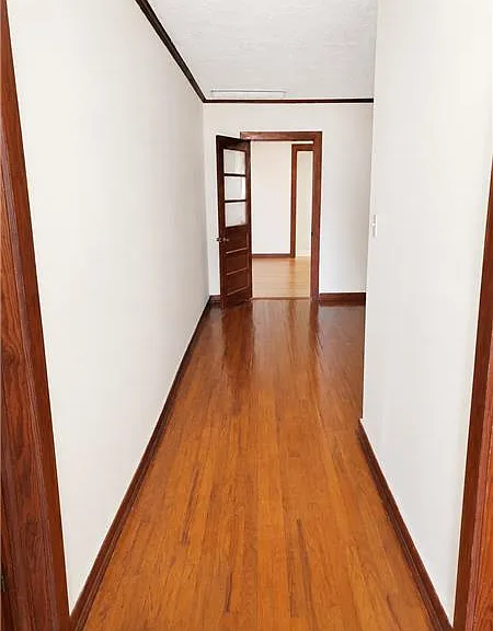 120 Jenks St — Photo 2
