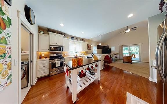 4th image of 3112 Carlisle Ct