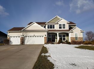 1729 Yosemite Dr, Lansing, MI