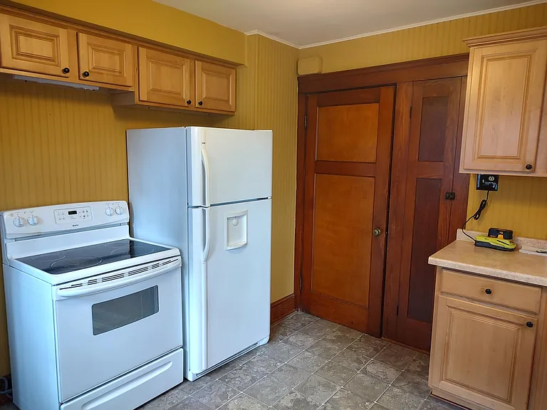 W57N512 Hilbert Ave — Photo 11