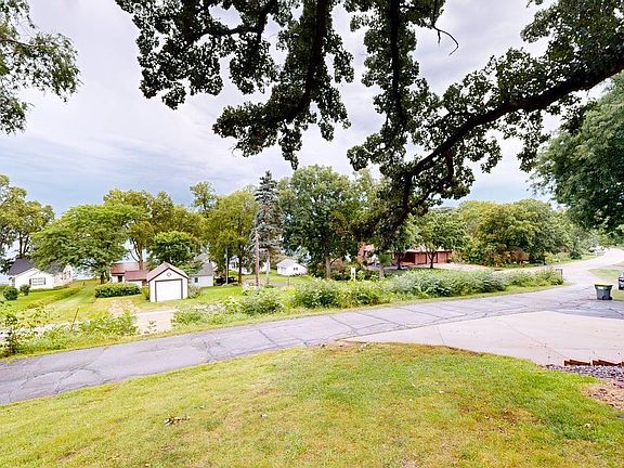 2nd image of 3091 77th Ave NE