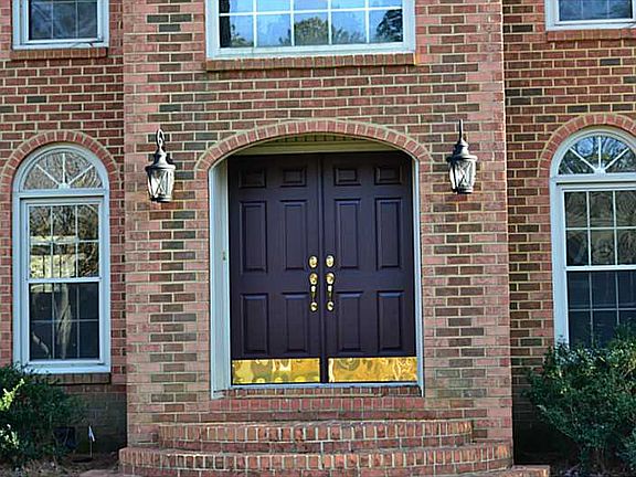 3rd image of 829 Forest Lakes Cir