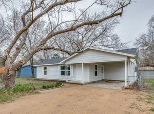 539 E Division St, Pilot Point, TX 76258