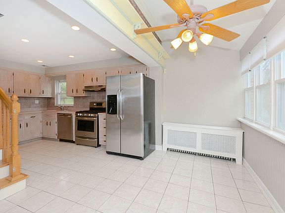 5th image of 89 Northfield Ave