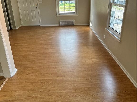 5th image of 14232 Gramatan Ave
