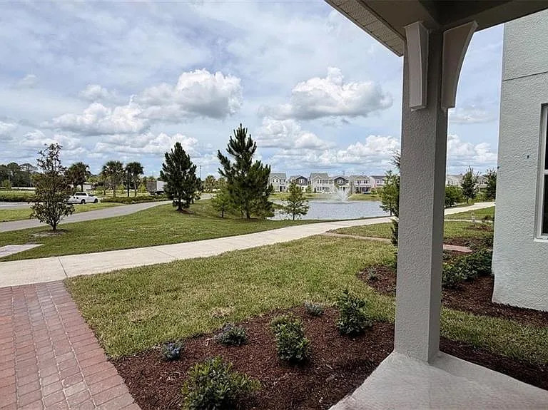 201 Station Ln — Photo 3