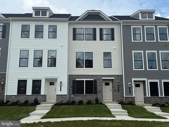 151 Soft Rush Ln, La Plata, MD 20646