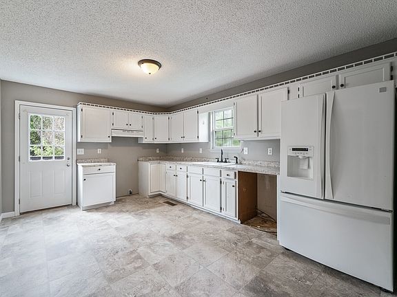 5th image of 107 Shady Dr