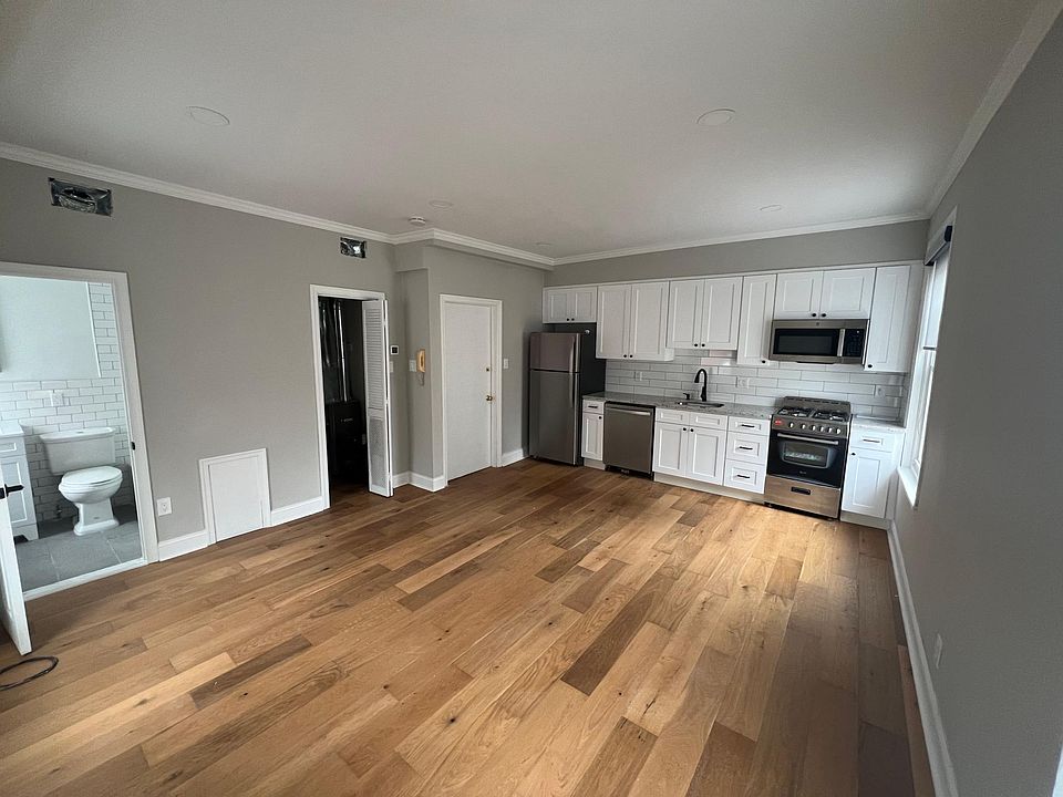 1st image of 300 S 10th St #3R