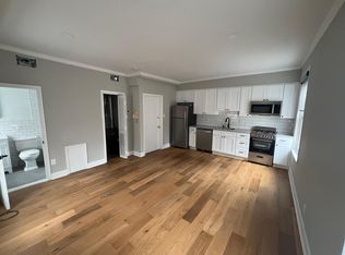 300 S 10th St #3R, Philadelphia, PA 19107