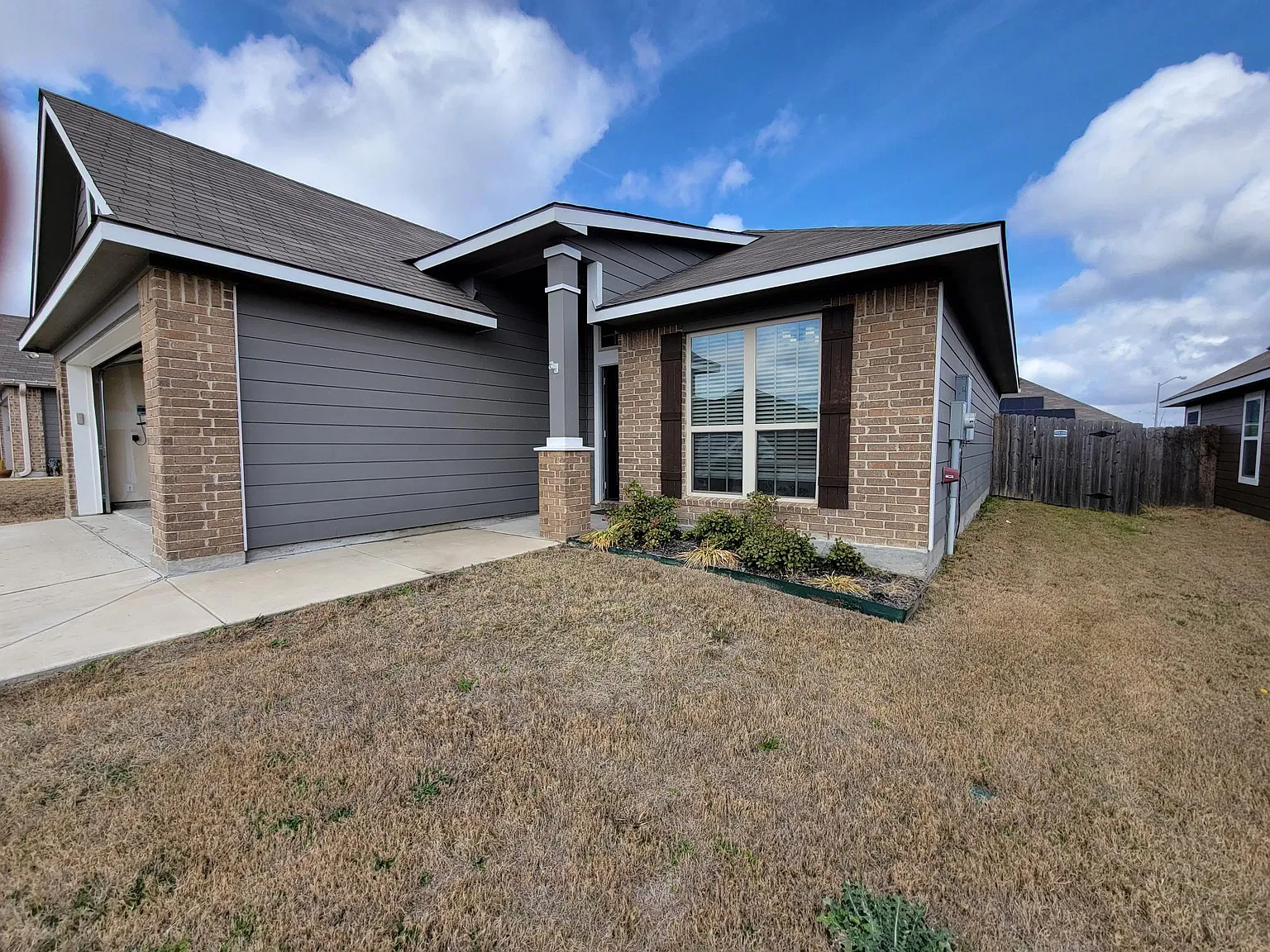 3 bed, 1359 sqft, $1,595 — Photo 3